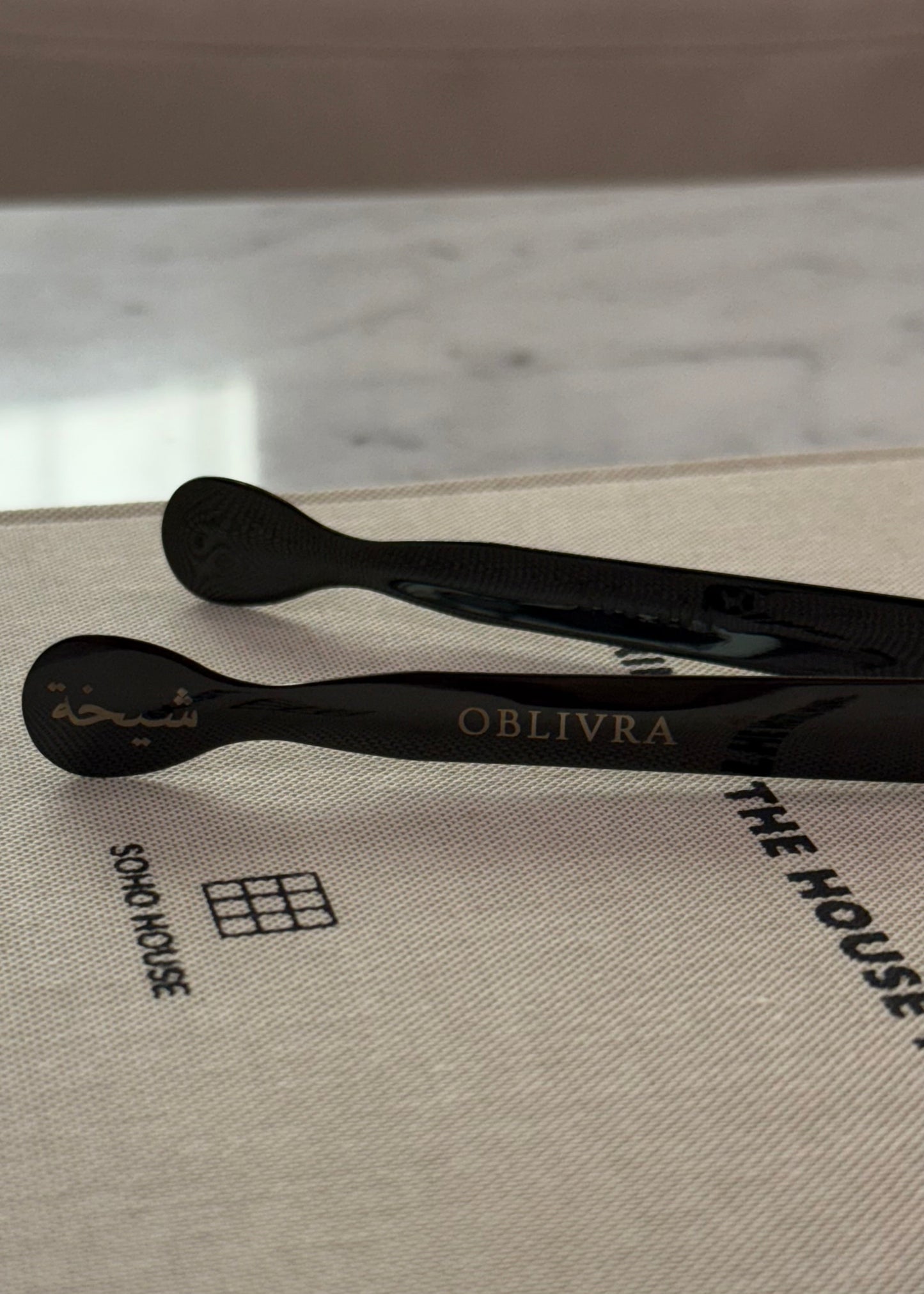 OBLIVRA TONGS