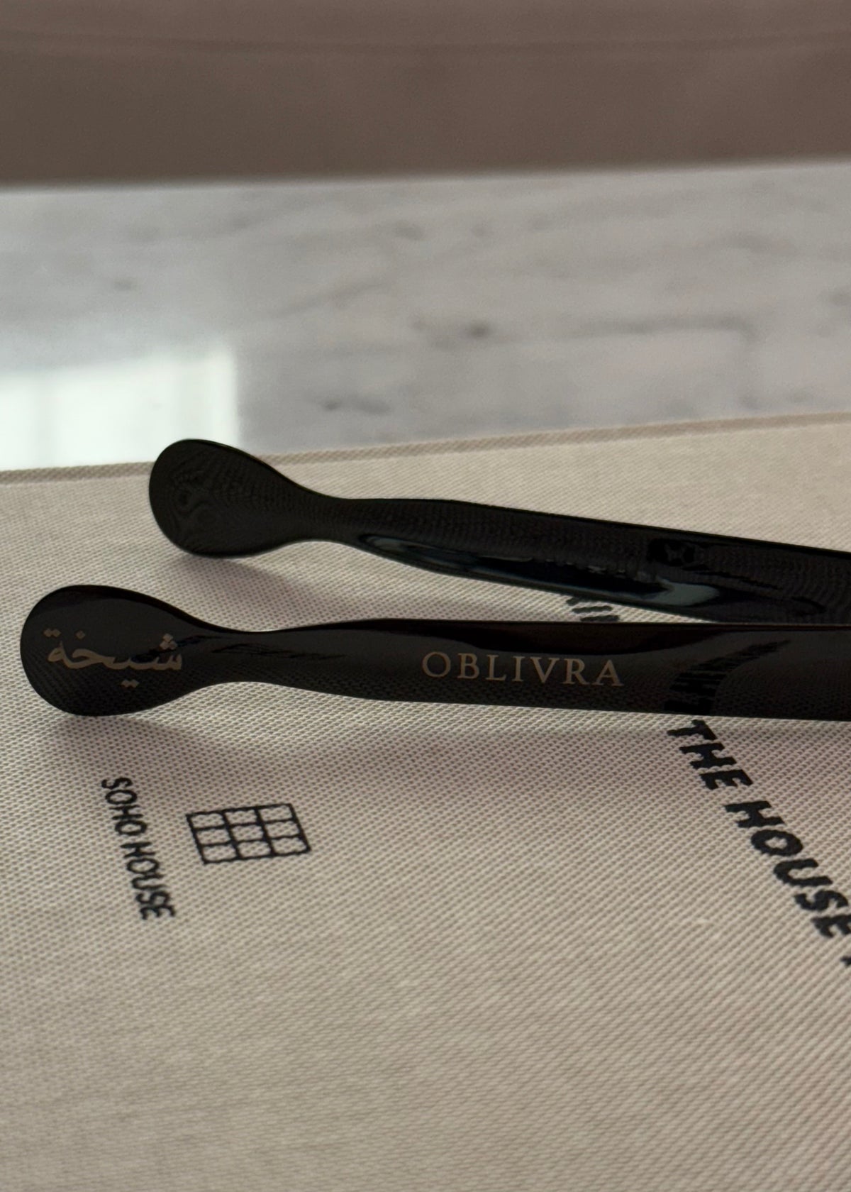 OBLIVRA TONGS